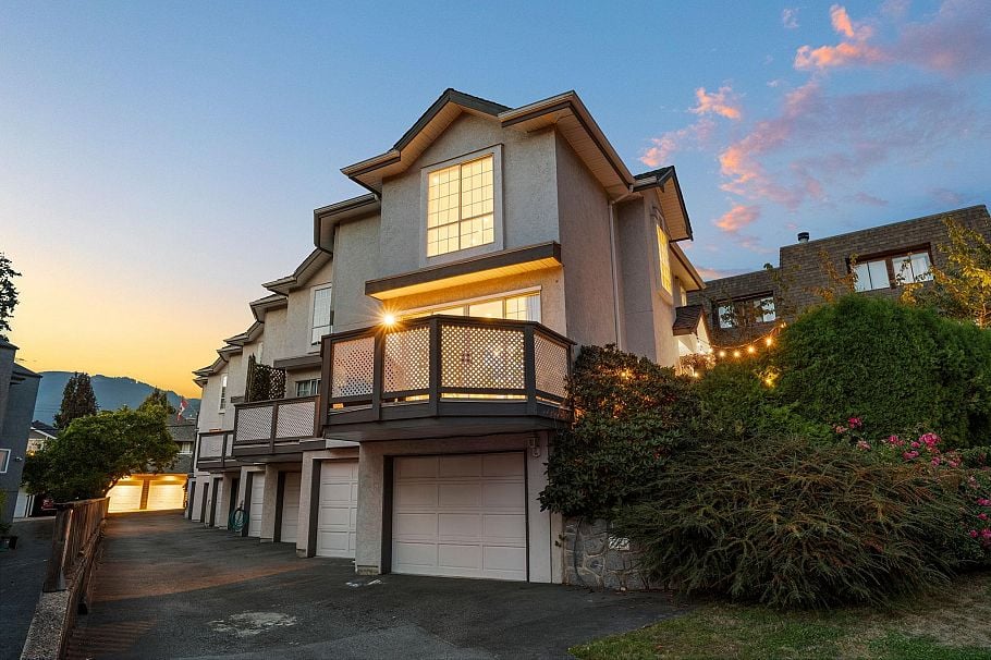 1 224 W 16th Street North Vancouver, BC - 3