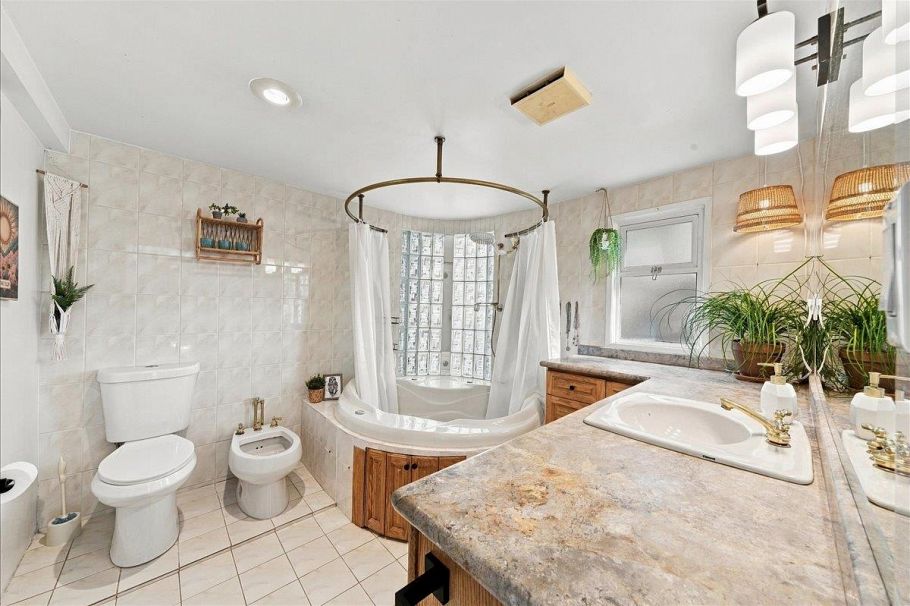 2363 Windridge Drive North Vancouver, BC - 10