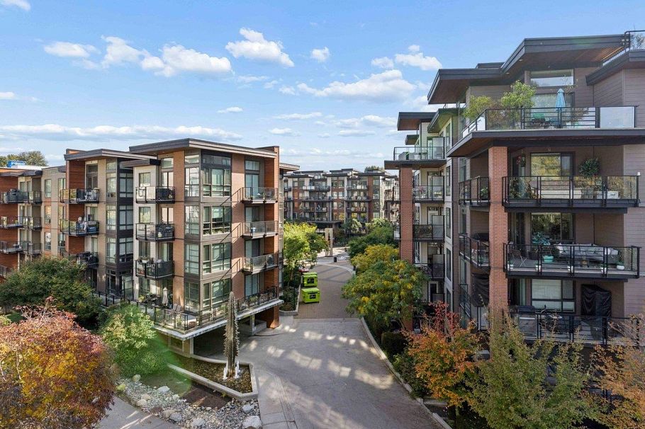 313 725 Marine Drive North Vancouver, BC - 31