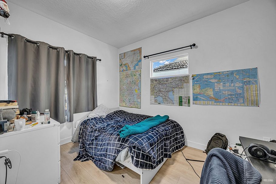 2079 W 46th Avenue Vancouver, BC - 7