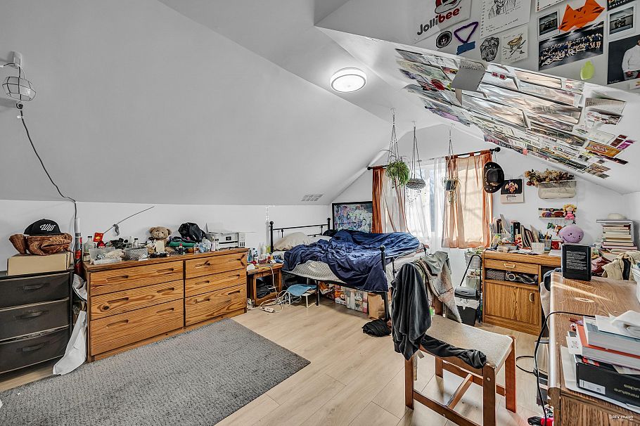 2079 W 46th Avenue Vancouver, BC - 19