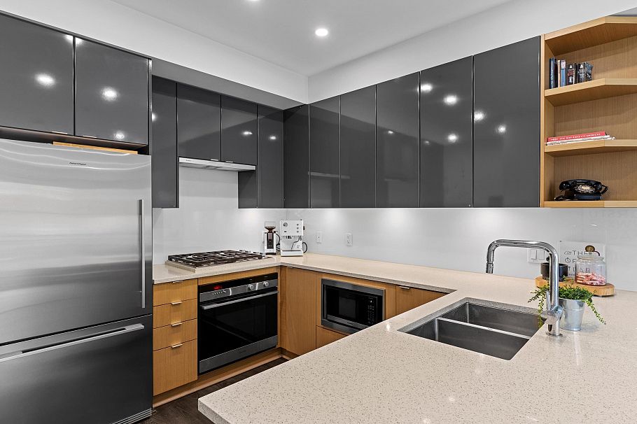 302 2528 Collingwood Street Vancouver, BC - 3