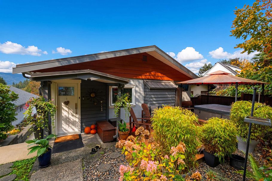 1912 Cliffwood Road North Vancouver, BC - 21