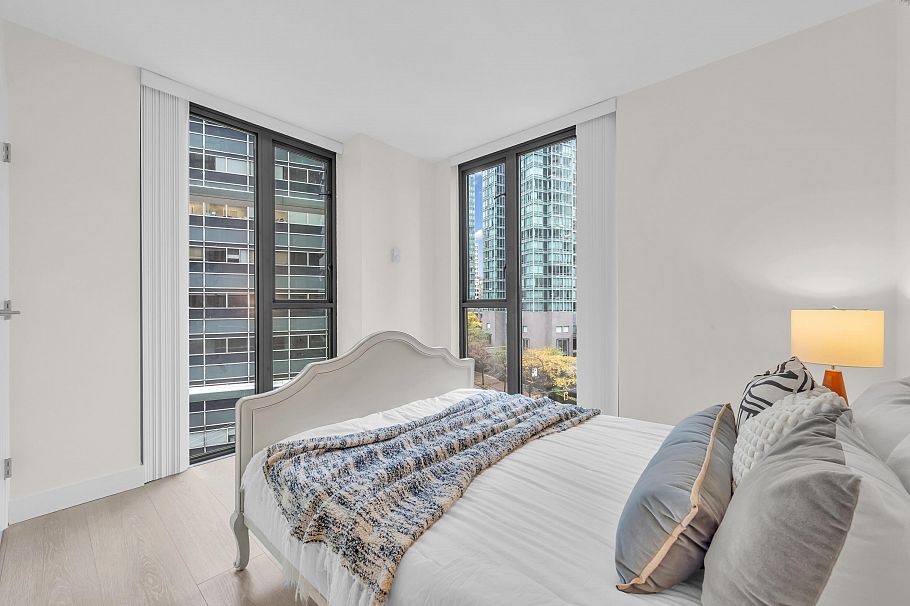 909 1331 W Georgia Street Vancouver, BC - 17