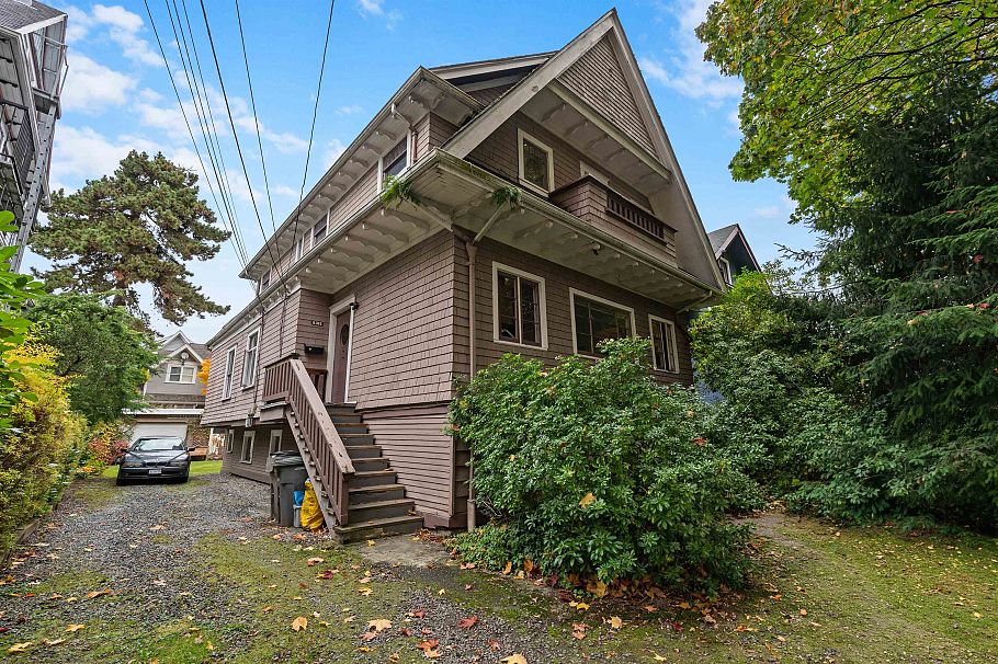 2315 W 6th Avenue Vancouver, BC - 16