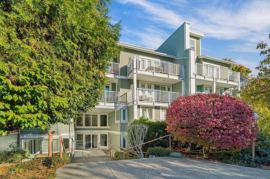 13 1949 W 8th Avenue Vancouver, BC - 1