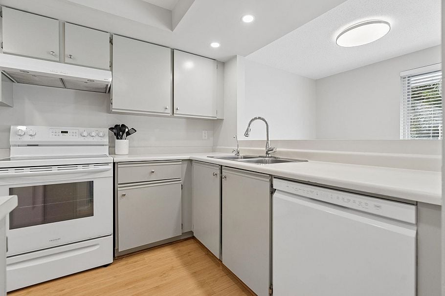 13 1949 W 8th Avenue Vancouver, BC - 10