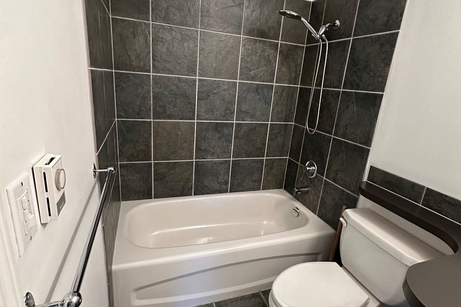 306 1345 W 4th Avenue Vancouver, BC - 7