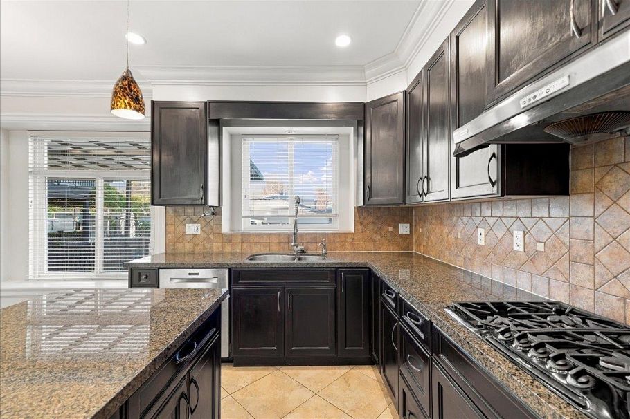 4205 Atlin Street Vancouver, BC - 11