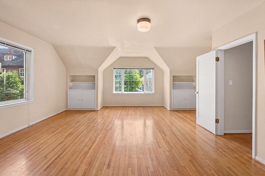 3296 Granville Street Vancouver, BC - 25