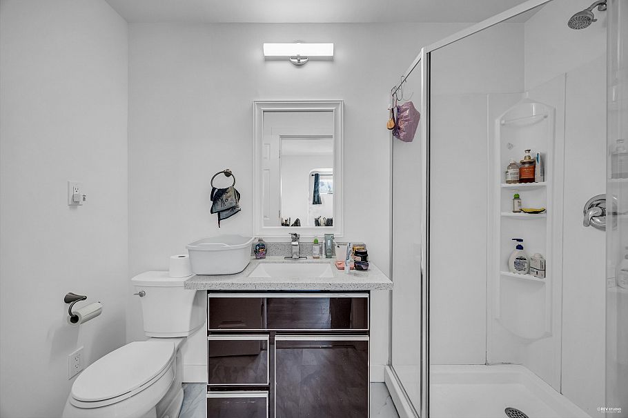 2079 W 46th Avenue Vancouver, BC - 17