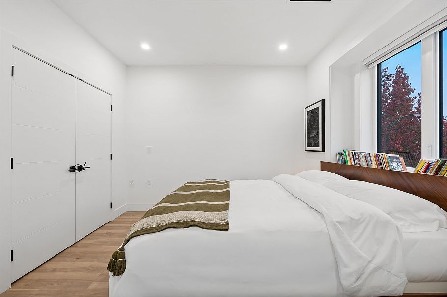 1 3344 Adanac Street Vancouver, BC - 20