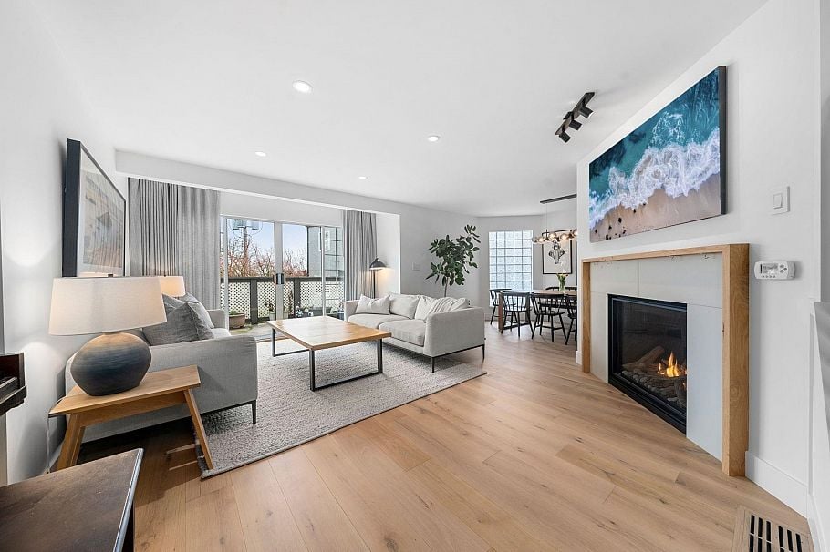 1 224 W 16th Street North Vancouver, BC - 2