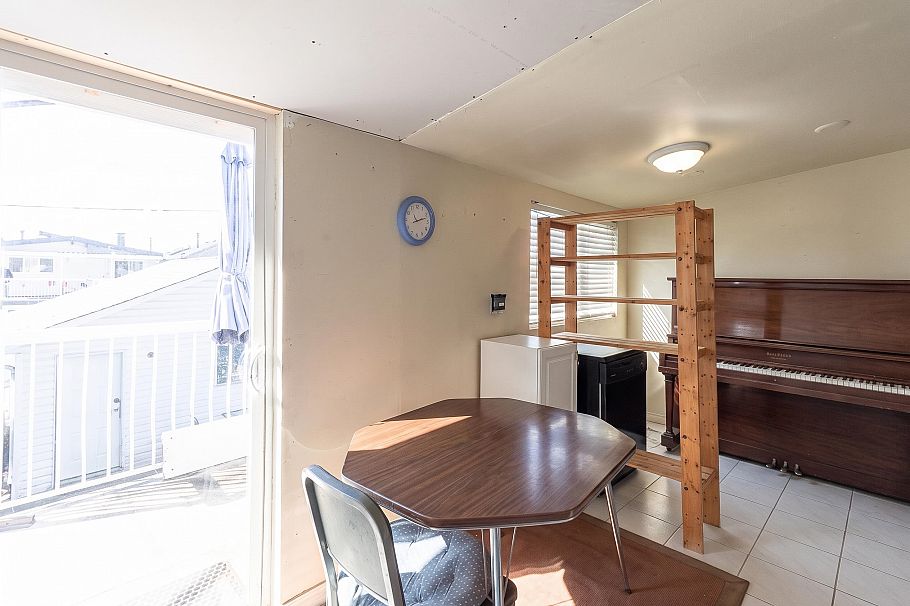 380 E 58th Avenue Vancouver, BC - 9