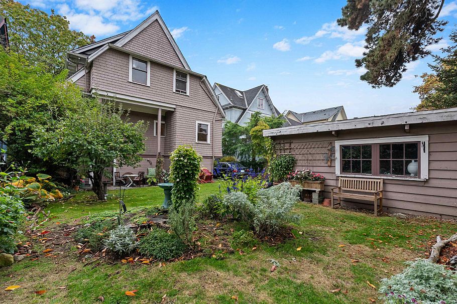 2315 W 6th Avenue Vancouver, BC - 13