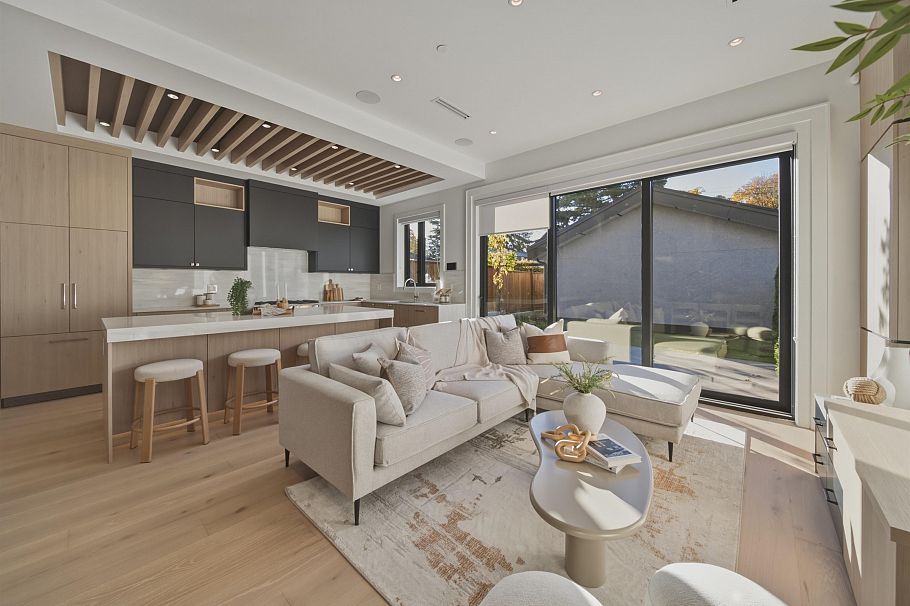2 266 E 38 Avenue Vancouver, BC - 9