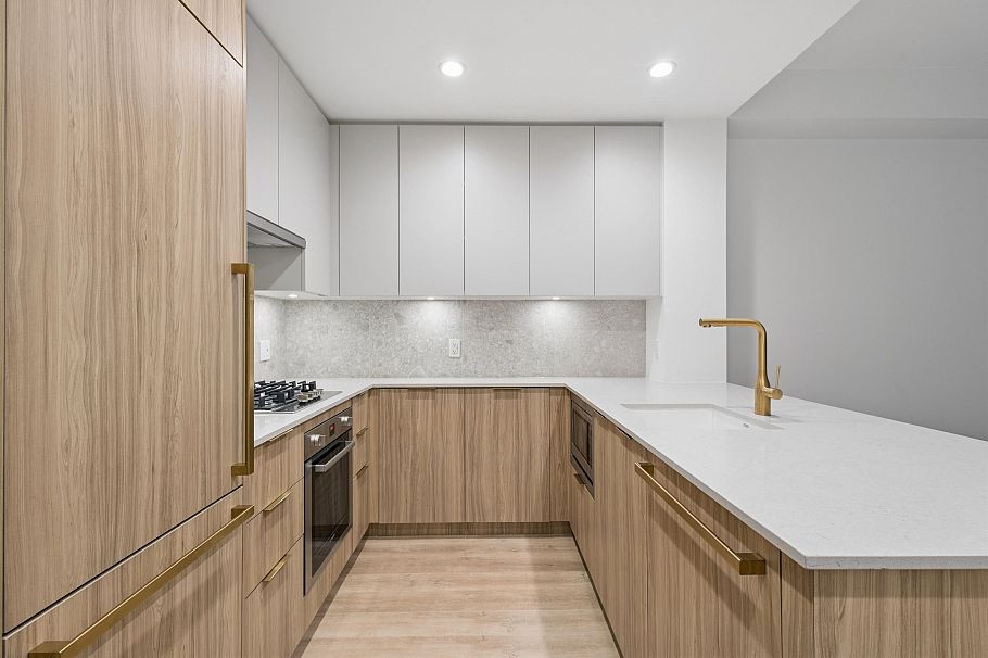 208 2375 Emery Court North Vancouver, BC - 2