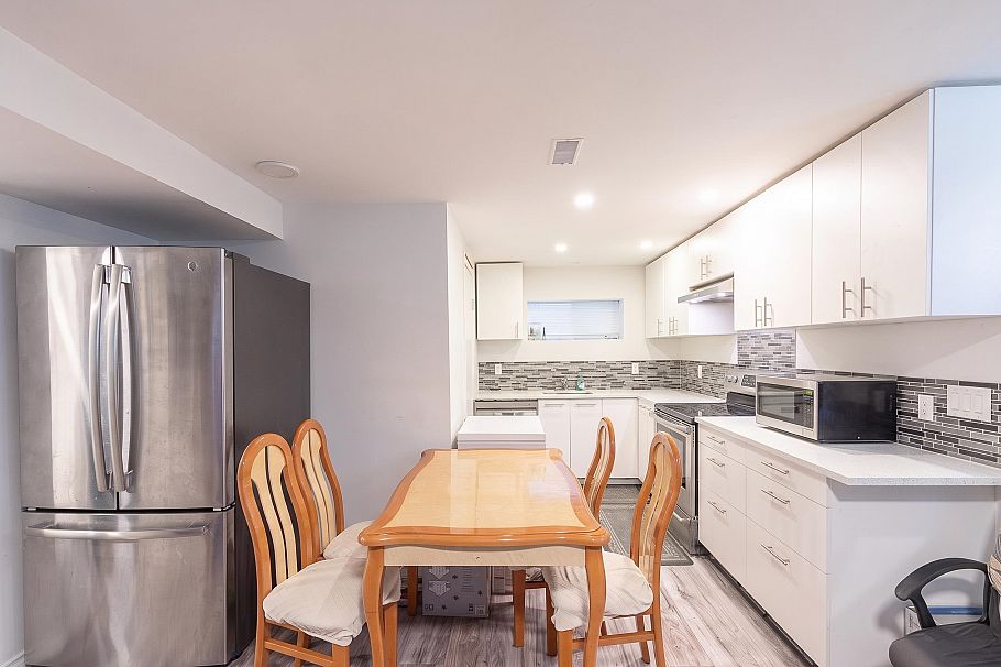 380 E 58th Avenue Vancouver, BC - 14