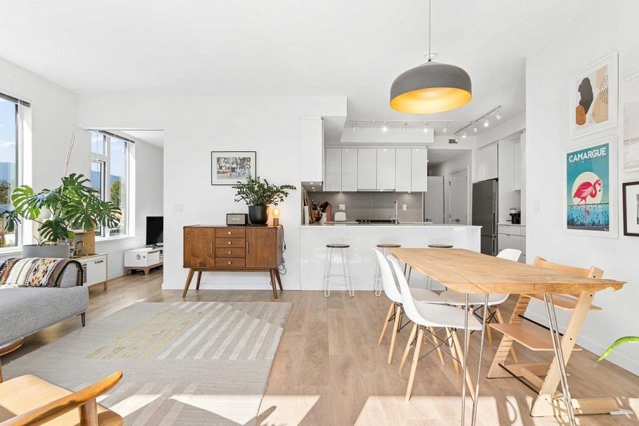 313 725 Marine Drive North Vancouver, BC - 7