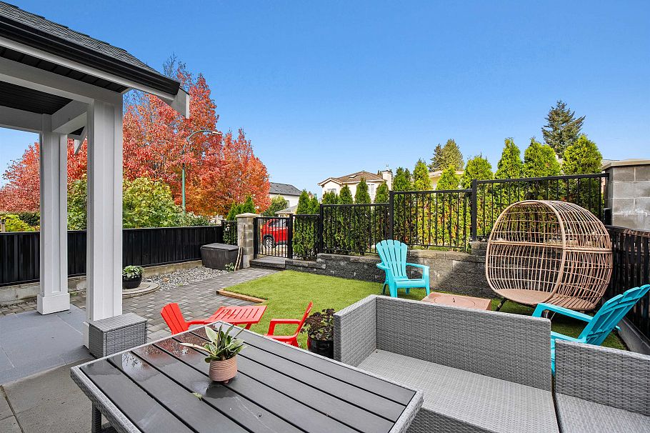 1 3344 Adanac Street Vancouver, BC - 3
