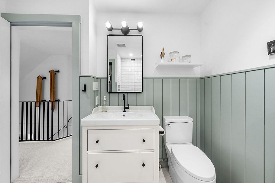1 224 W 16th Street North Vancouver, BC - 20