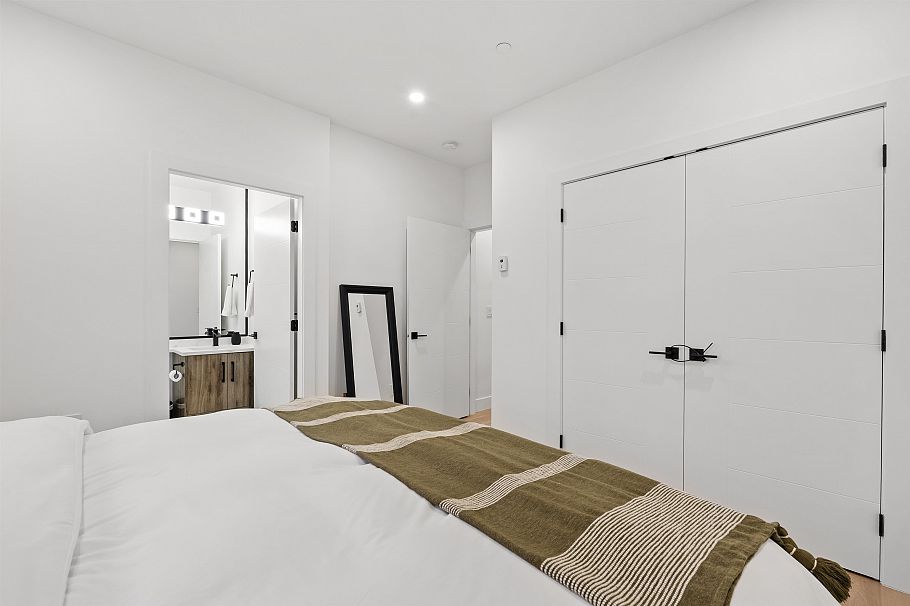 1 3344 Adanac Street Vancouver, BC - 19