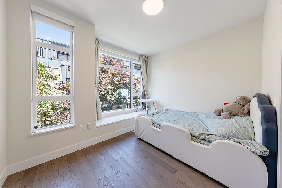 5490 Oak Street Vancouver, BC - 17