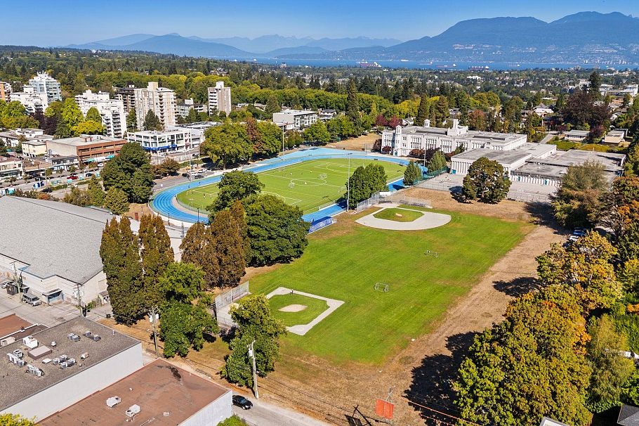 330 5790 East Boulevard Vancouver, BC - 27