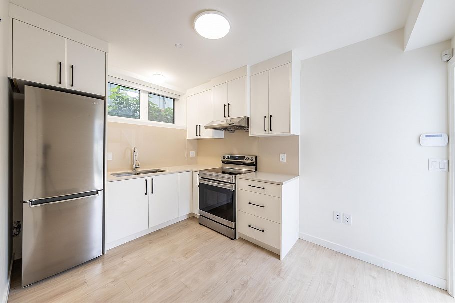 2755 W 38th Avenue Vancouver, BC - 36