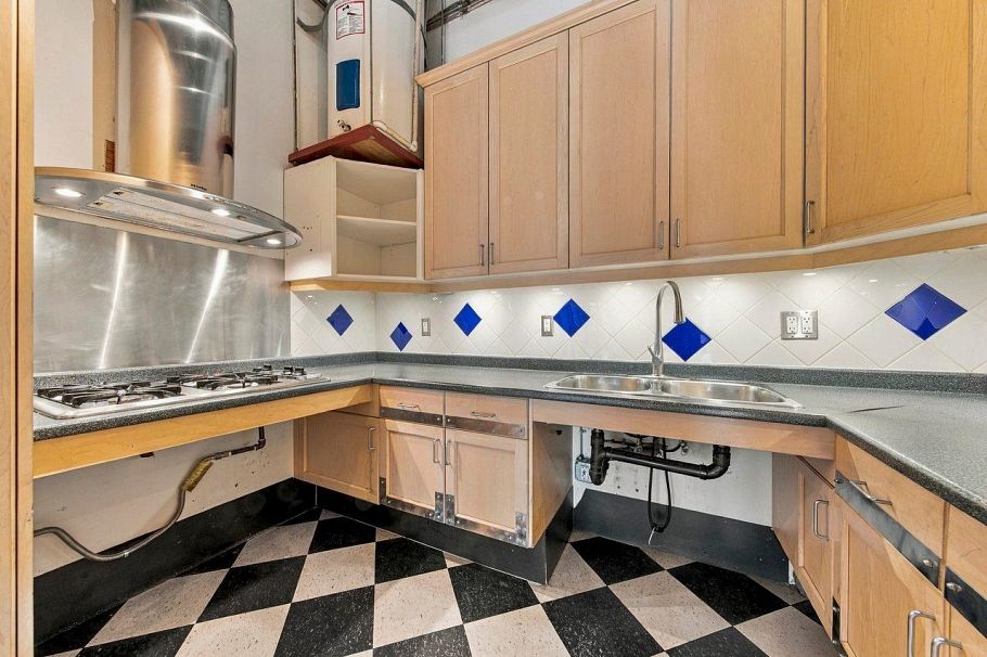 311 272 E 4th Avenue Vancouver, BC - 11