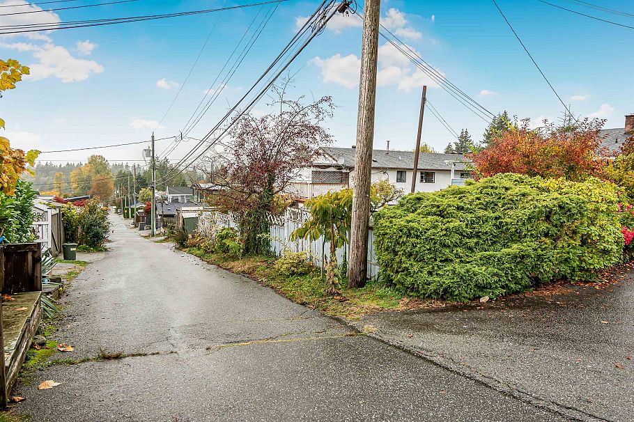 335 W 28th Street North Vancouver, BC - 11