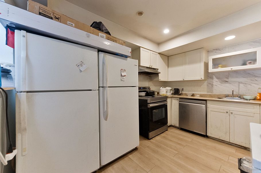 6187 Arlington Street Vancouver, BC - 10
