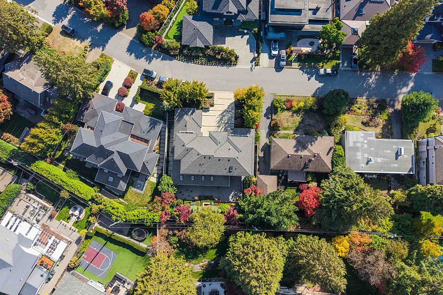 966 Beaumont Drive North Vancouver, BC - 39