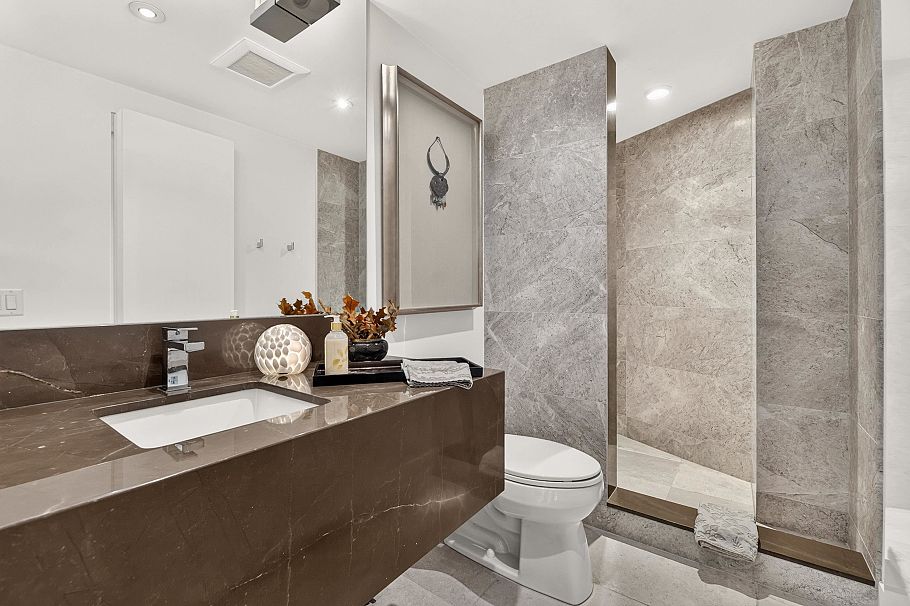 320 4900 Cartier Street Vancouver, BC - 16
