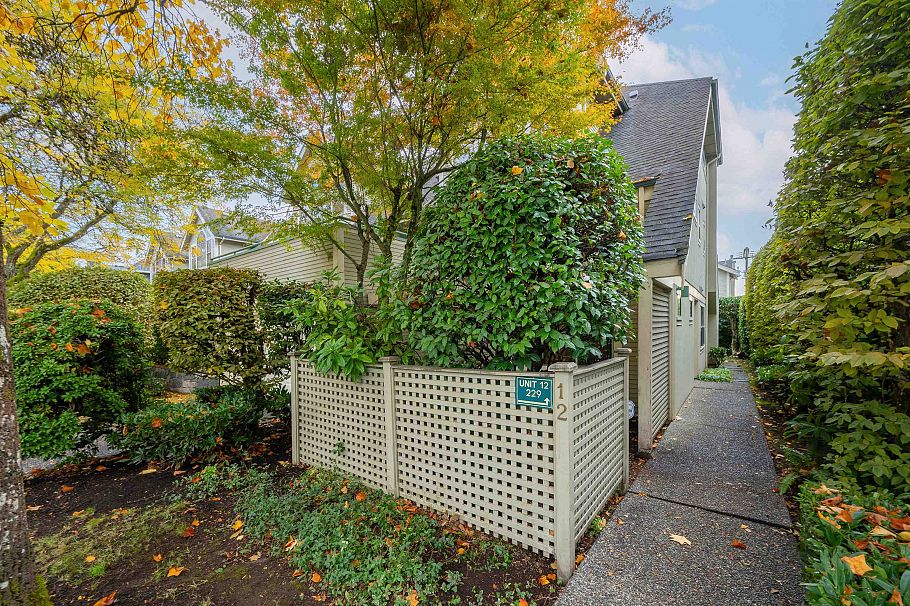 12 229 E 8th Street North Vancouver, BC - 29