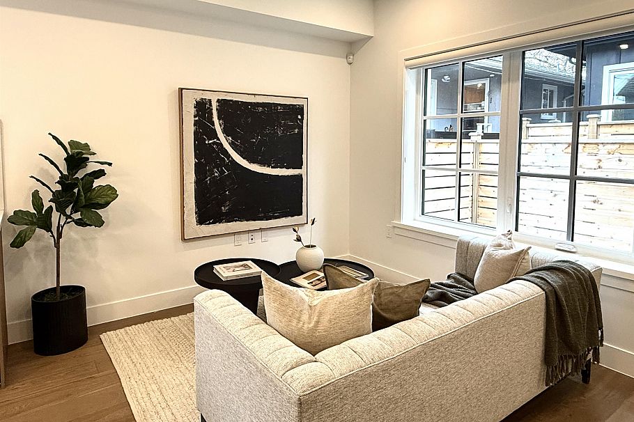 2 552 Kaslo Street Vancouver, BC - 2