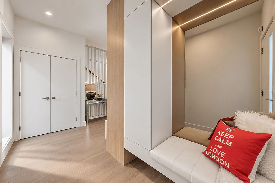 3 3391 Price Street Vancouver, BC - 3