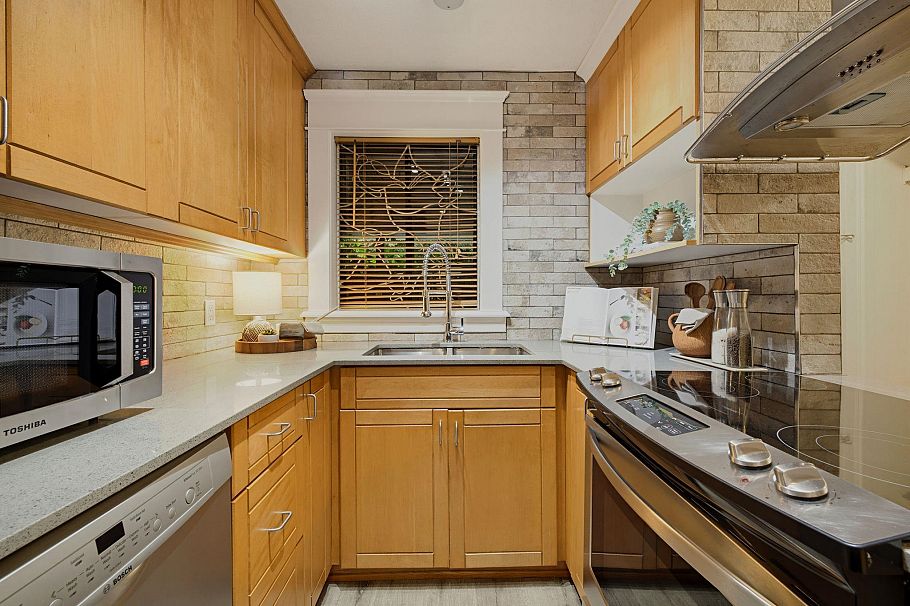 203 1350 Comox Street Vancouver, BC - 11