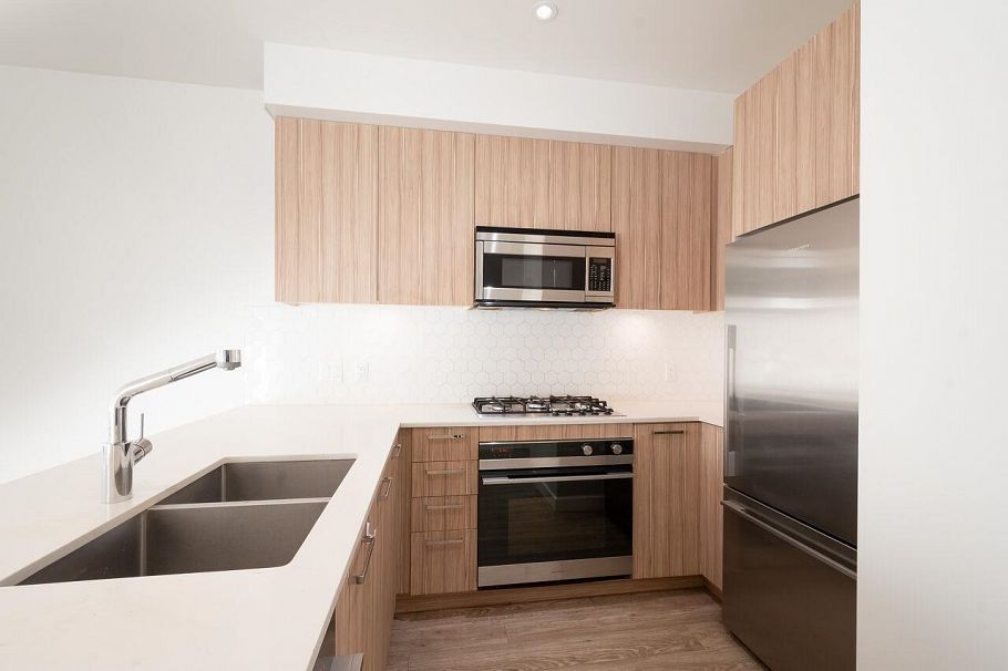 403 1061 Marine Drive North Vancouver, BC - 7