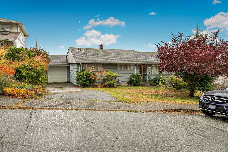 335 W 28th Street North Vancouver, BC - 9