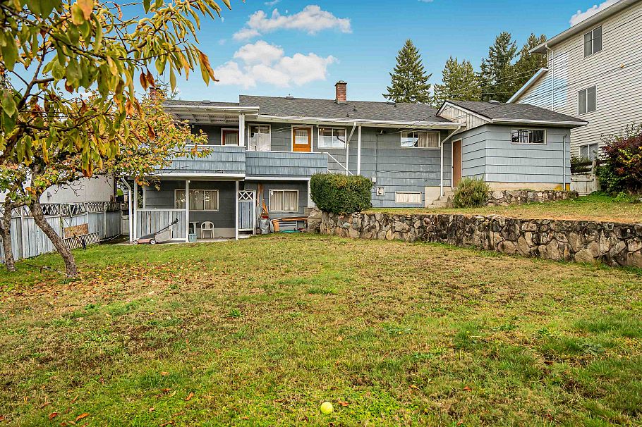 335 W 28th Street North Vancouver, BC - 31