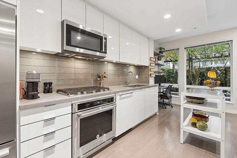 113 277 W 1st Street North Vancouver, BC - 7