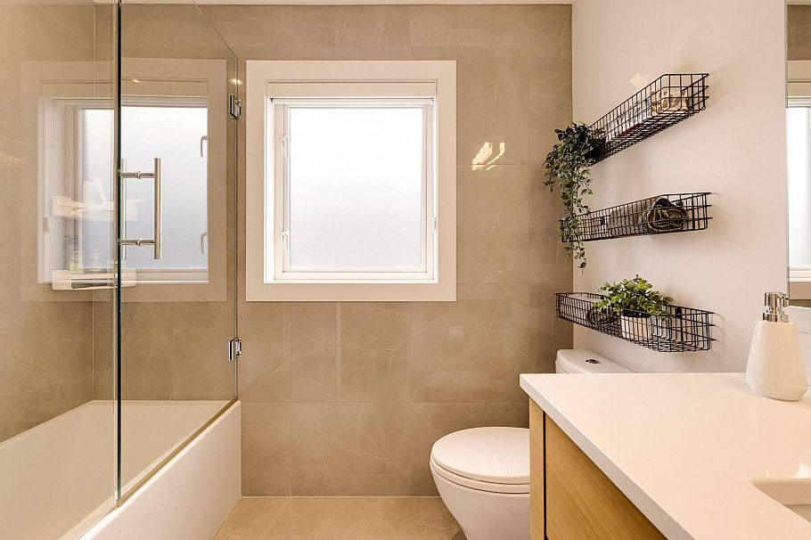351 W 28th Street North Vancouver, BC - 24
