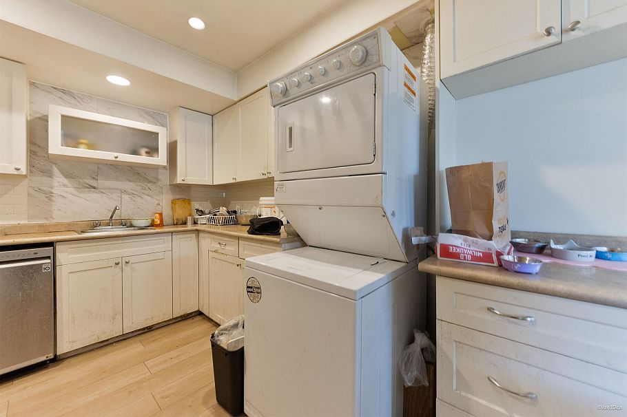6187 Arlington Street Vancouver, BC - 9