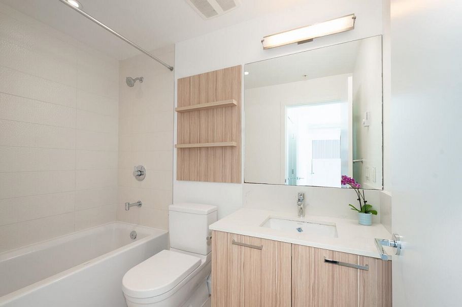 403 1061 Marine Drive North Vancouver, BC - 13