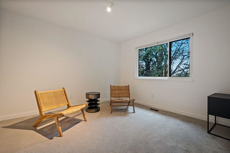 2221 Bowser Avenue North Vancouver, BC - 18