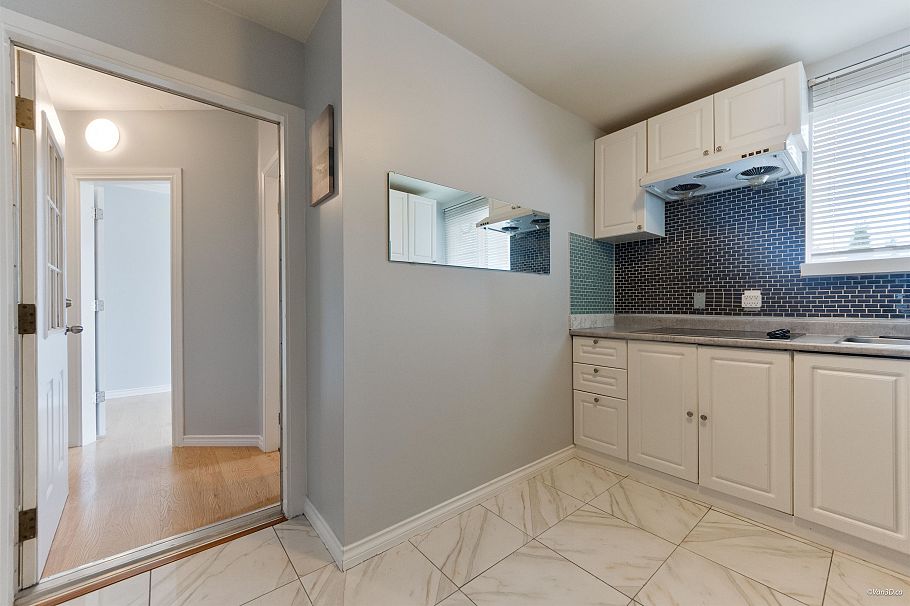 6187 Arlington Street Vancouver, BC - 22