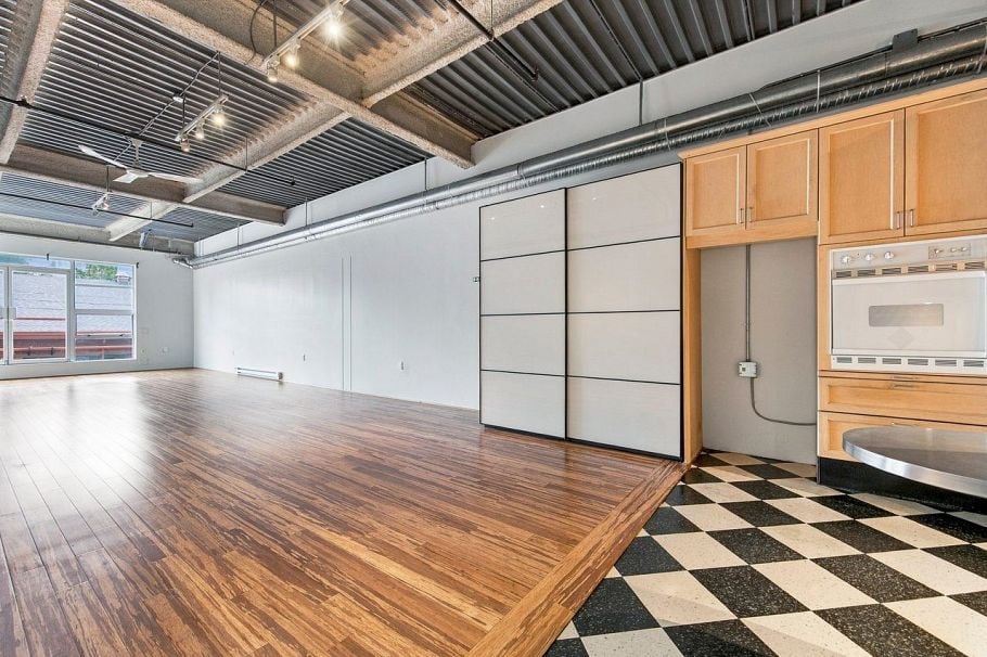 311 272 E 4th Avenue Vancouver, BC - 3