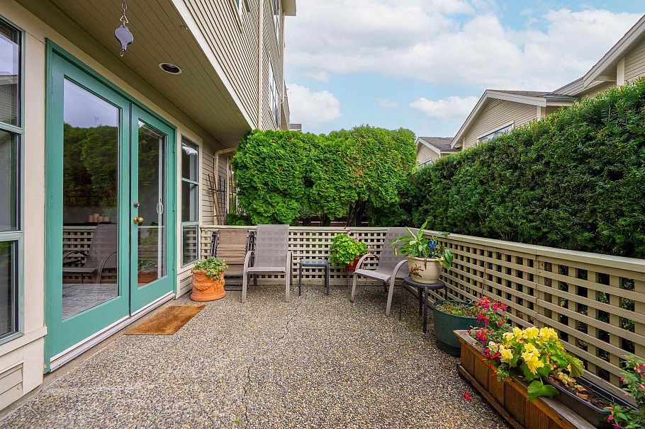 12 229 E 8th Street North Vancouver, BC - 12