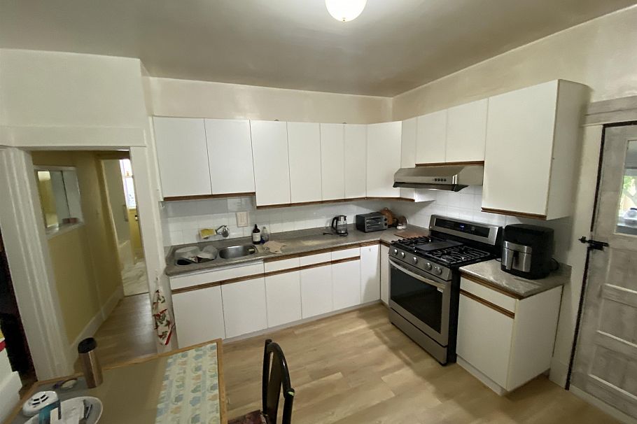 820 E 31st Avenue Vancouver, BC - 5